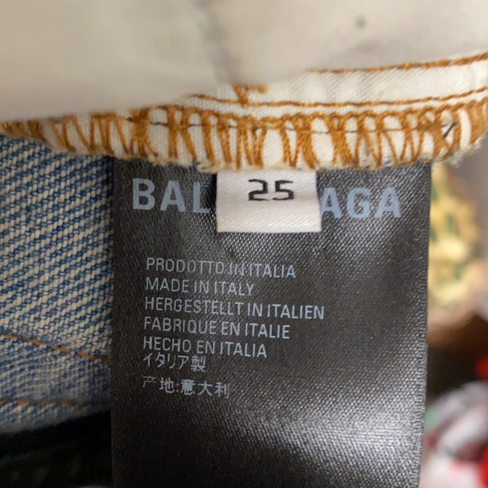 BALENCIAGA LIGHT WASH JEAN ✨ - Picture 9 of 10